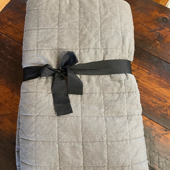 Casaluna Bedding Casaluna Heavy Quilt Poshmark